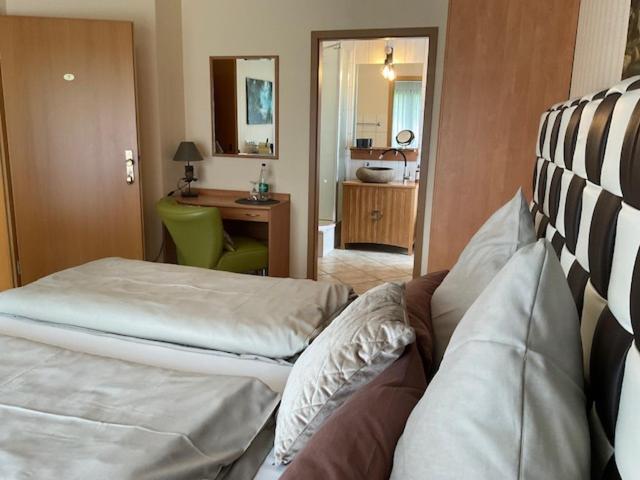 Zu Jeddelohs Lodge Hotel Gladenbach Dış mekan fotoğraf